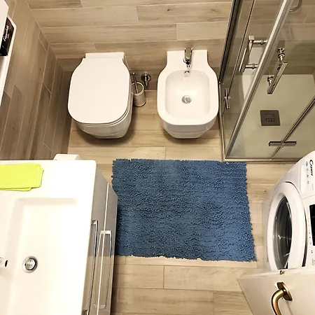 דירה Zona Piazzale Del Prel פראטו נבוסו